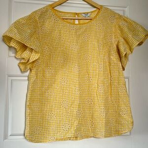 NWOT Yellow Gingham Eyelet Blouse W/ Flutter Sleeve By Crown & Ivy. Size Large.